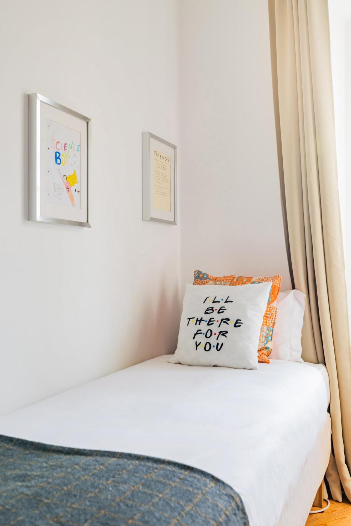 Monica'S Place A Friends' Inspired Apartment ลิสบอน ภายนอก รูปภาพ